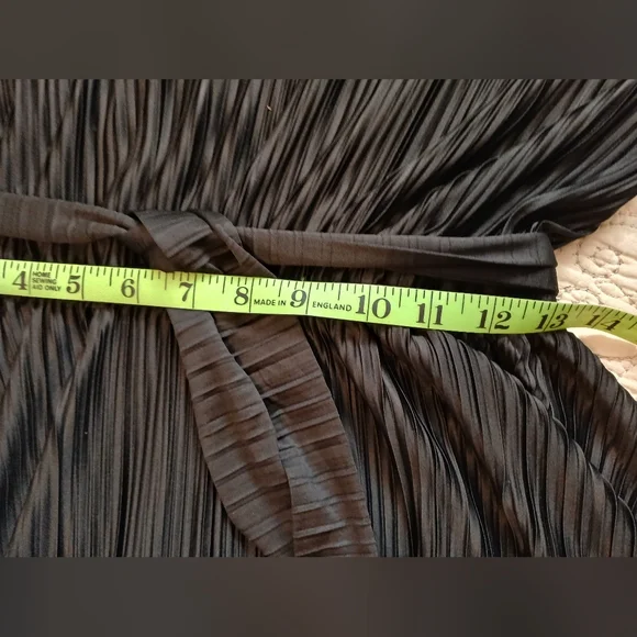 Scoop Black Dress Size 0-2 - Picture 8 of 9